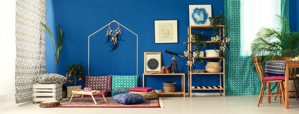 What Are the Best Practices for Wearing Bold Eyewear in Professional Settings?